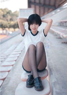julia紧身裙女教师在线视频