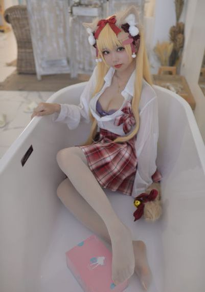 美女扒开尿道